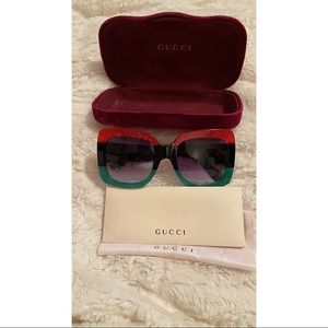 Large tortoise sunglasses